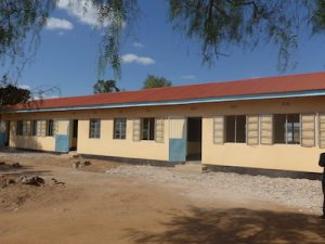 Renovierte Klassenräume der Grundschule in Emboreet